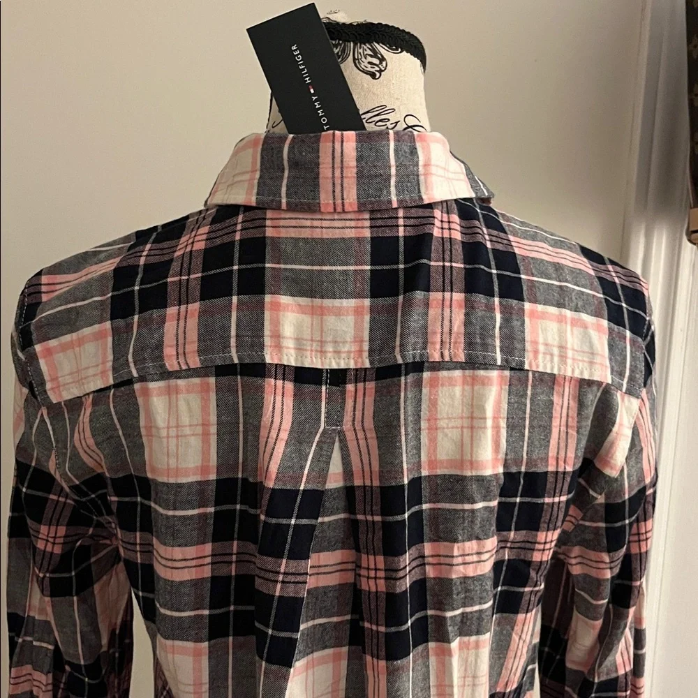 💗Tommy Hilfiger Pink and Blue Plaid Button Down Shirt - Picture 4 of 13